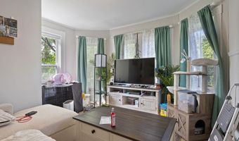 81 Main St, Raymond, NH 03077