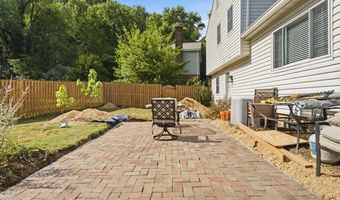 6812 LAMP POST Ln, Alexandria, VA 22306