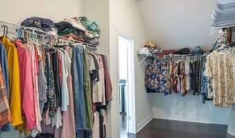 372 Foxboro Dr, Avon, IN 46123