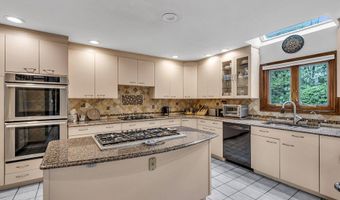 1605 Otter Dr, Toms River, NJ 08755