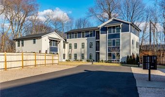 32 Exchange St 103, East Greenwich, RI 02818