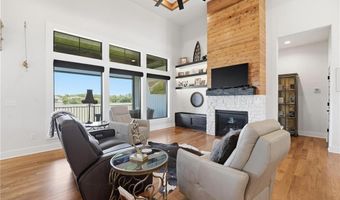 4261 Lakeshore Dr, Basehor, KS 66007