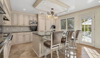 301 22nd St NW, Austin, MN 55912