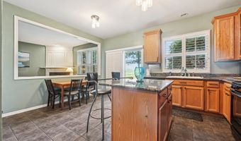 564 Woods Creek Ln, Algonquin, IL 60102