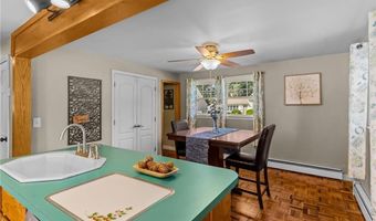 72 Windsor Park Dr, Coventry, RI 02816