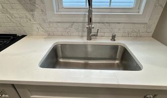 29 W 26TH St, Bayonne, NJ 07002