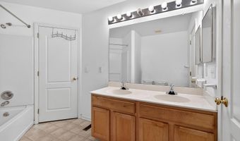 2 FOXFIELD Ct, Bear, DE 19701