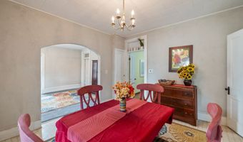 311 E 4th St, Riverside, IA 52327
