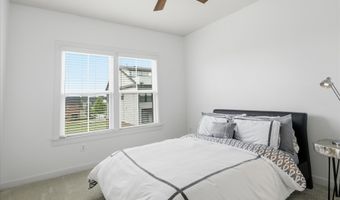 43392 WHITEHEAD Ter, Ashburn, VA 20148