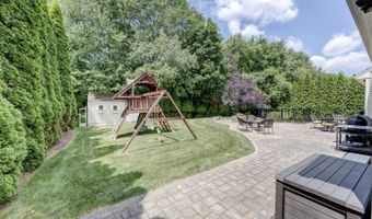 163 Windy Knoll Dr, Berlin, CT 06037