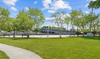 112 County Rd, Barrington, RI 02806