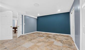 14 Longbrook Dr, Cumberland, RI 02864