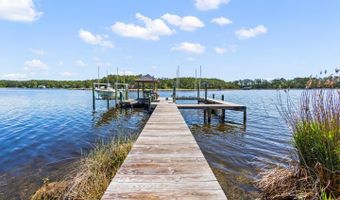 738 Dawson Creek Rd, Arapahoe, NC 28510
