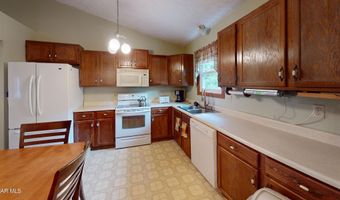 1647 Saint Francis Ln, Altoona, PA 16602