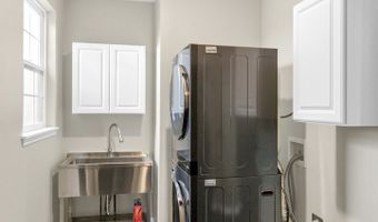 2660 Harnish Dr, Algonquin, IL 60102