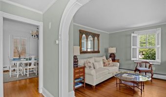 8 Sanford St, Newport, RI 02840