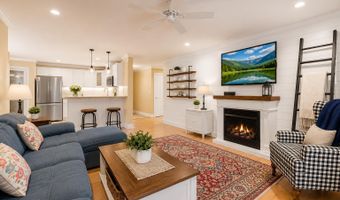 653 Neptune Ave, Beachwood, NJ 08722