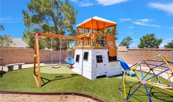 19581 Powhatan Rd, Apple Valley, CA 92308