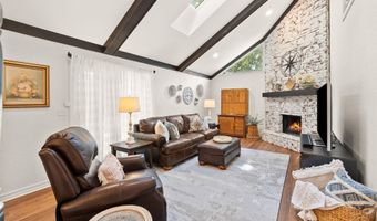 6931 Hillsboro Ct, Fort Wayne, IN 46835