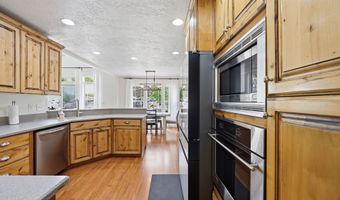 9498 N CANYON HEIGHTS Dr, Cedar Hills, UT 84062
