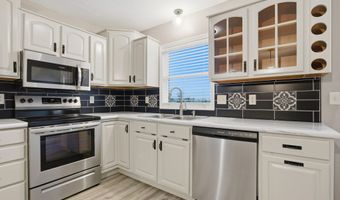 626 Willow Dr, Aberdeen, SD 57401