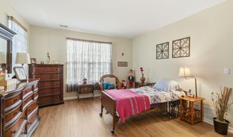 14 Hidden Lake Cir, Barnegat, NJ 08005