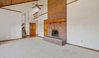 5 Fairway Dr, Acushnet, MA 02743