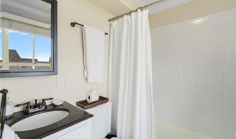 44 Tuckerman Ave, Middletown, RI 02842