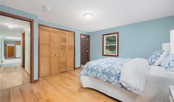 3 Grassy Plain Rd, Barrington, RI 02806