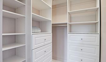 11005 Park Rd, Anchorage, KY 40223