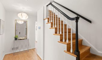 6010 BENALDER Dr, Bethesda, MD 20816