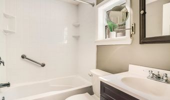 13 B Deerwood Dr 13B, Amherst, NH 03031