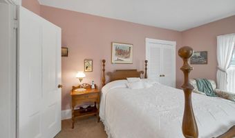 19 Church St, Alton, NH 03809