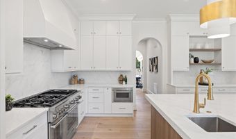 4911 37TH St N, Arlington, VA 22207