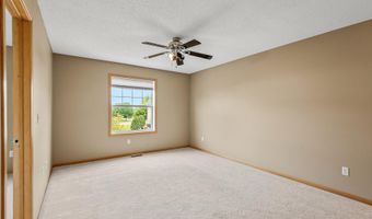6637 Lamplight Dr, Albertville, MN 55301