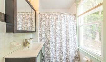 4 Warren St, Bayonne, NJ 07035