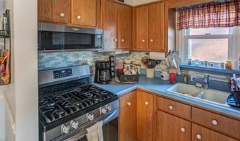 3 E Elm St, Alton, IL 62002