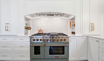 11005 Park Rd, Anchorage, KY 40223