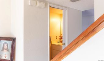 7483 Tooma St B, San Diego, CA 92139
