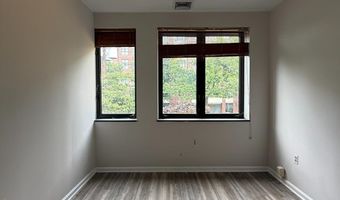 4716 WISCONSIN Ave NW, Washington, DC 20016