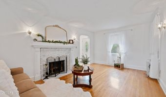 125 Eighth St, Belford, NJ 07718