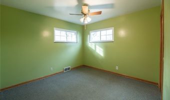 1074 N Main St, Akron, OH 44310