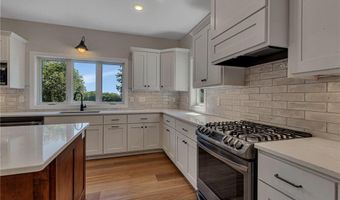 3007 W Lake Jessie Dr SE, Alexandria, MN 56308