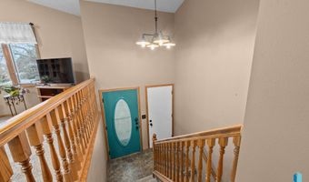 116 W Birchwood Dr, Brandon, SD 57005