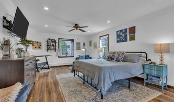 854 Main St, Belford, NJ 07718
