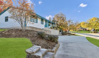 1405 Surrey Ln, Algonquin, IL 60102