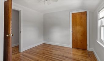 29 Cormier Rd, Lincoln, RI 02865
