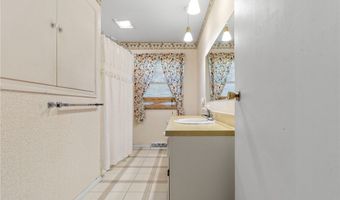 1055 Thomas Dr, Ashland, OH 44805
