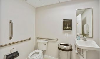 3 WASHINGTON Cir NW G2, Washington, DC 20037