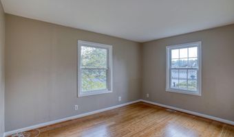 44 W INNER Cir, Dover, DE 19904